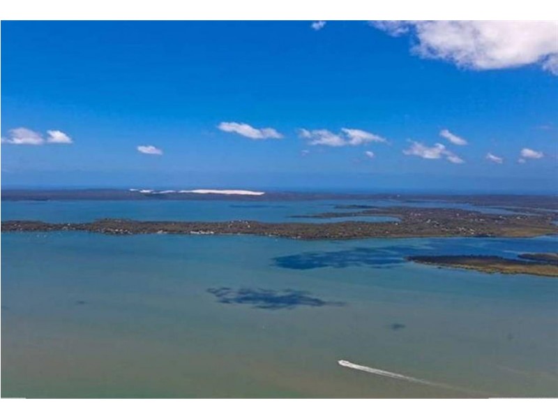 9 Cressy St, Macleay Island QLD 4184