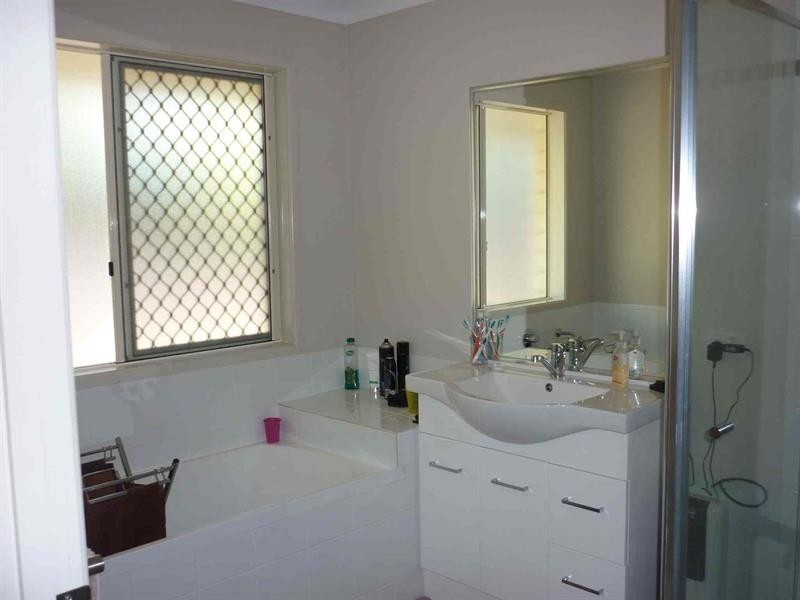 45 Shailer Rd, Shailer Park QLD 4128