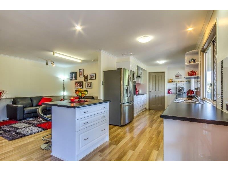 45 Adelong  Rd, Shailer Park QLD 4128