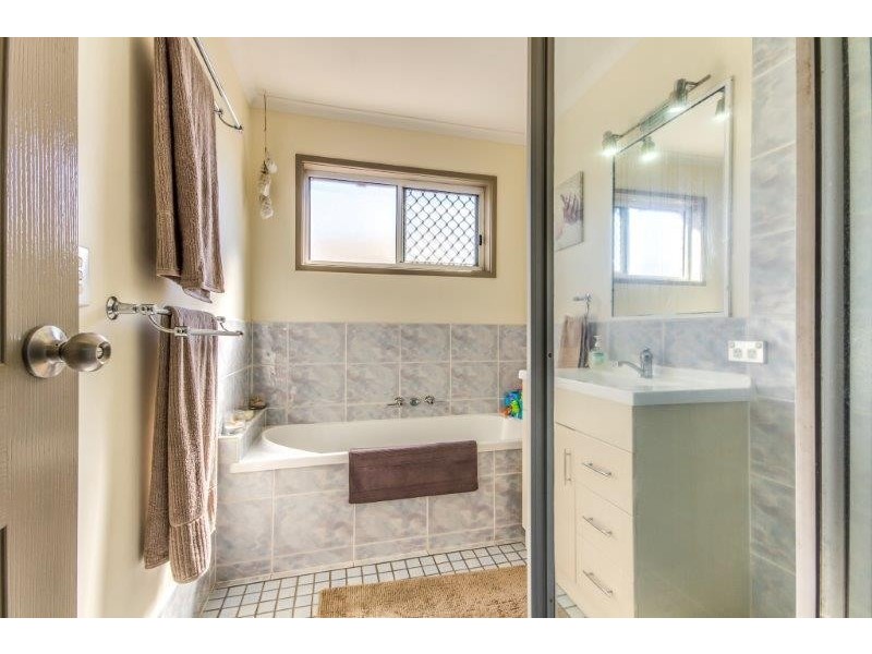 45 Adelong  Rd, Shailer Park QLD 4128