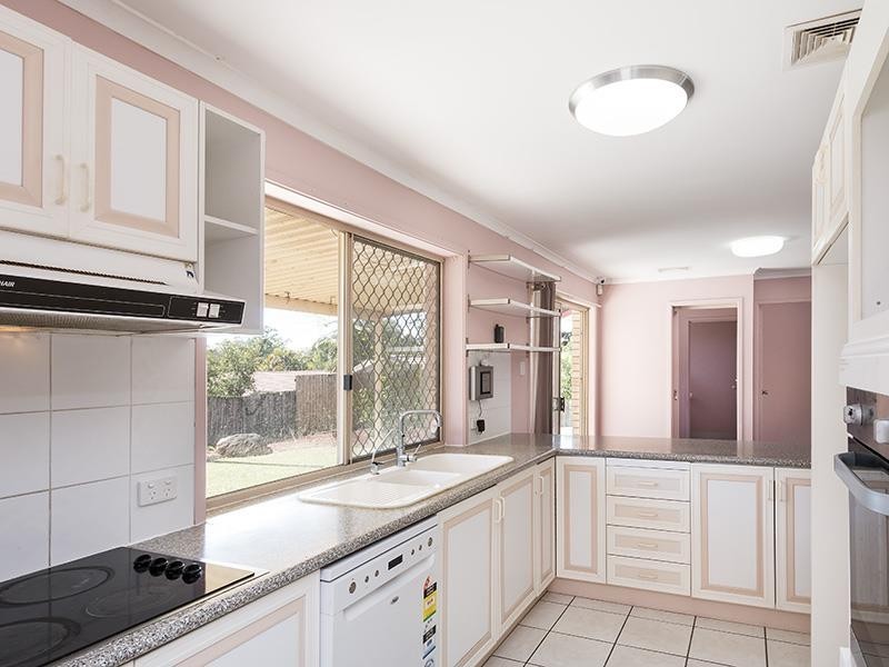 3 Selangor Ct, Tanah Merah QLD 4128