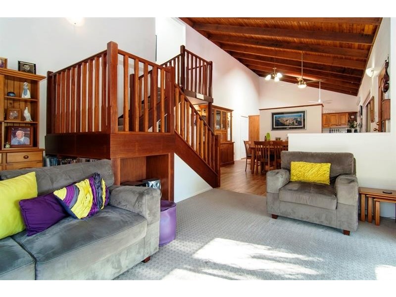 3 Bates St, Springwood QLD 4127