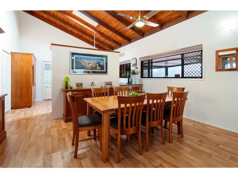 3 Bates St, Springwood QLD 4127