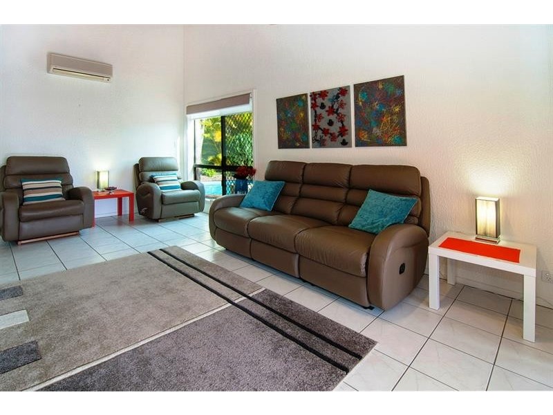 3 Bates St, Springwood QLD 4127