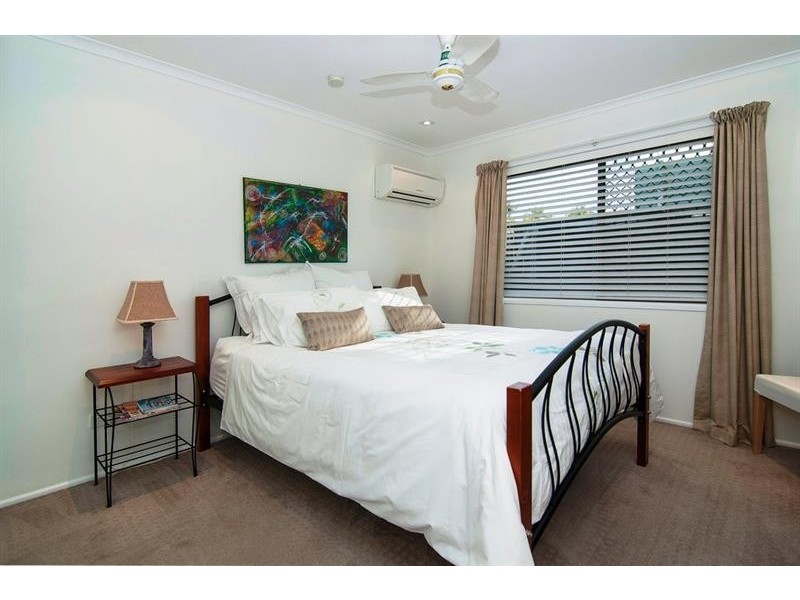 3 Bates St, Springwood QLD 4127