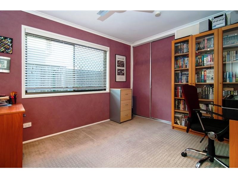 3 Bates St, Springwood QLD 4127