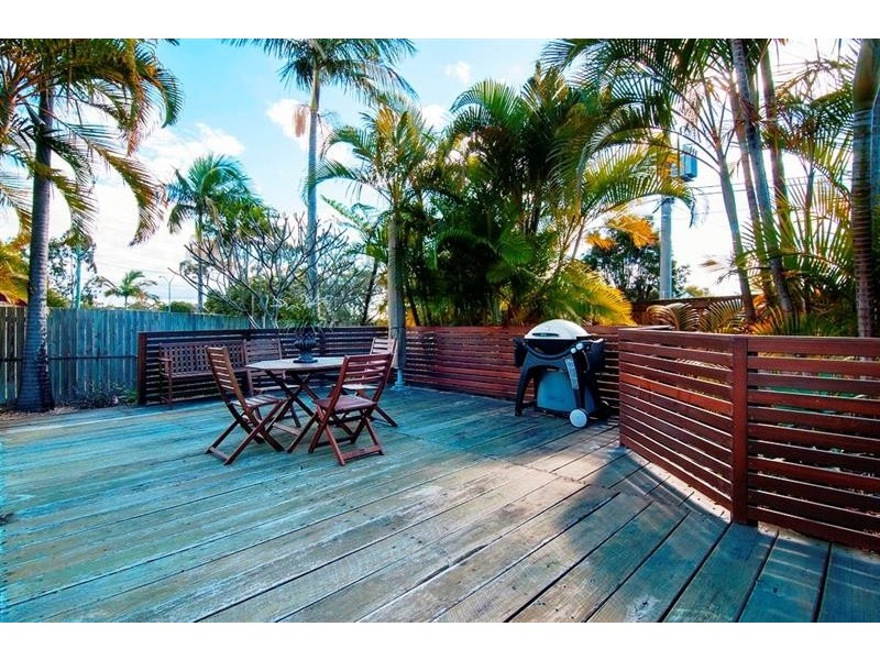 3 Bates St, Springwood QLD 4127