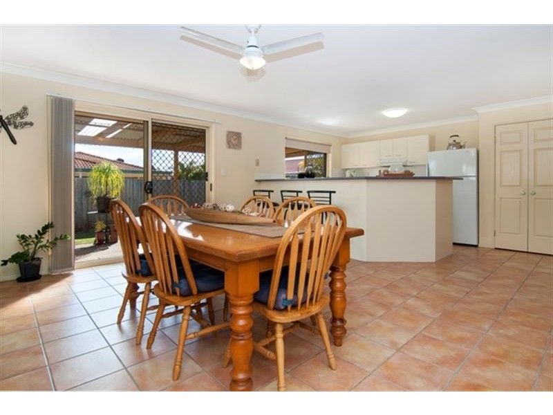 13 Lake Breeze Dr, Loganholme QLD 4129