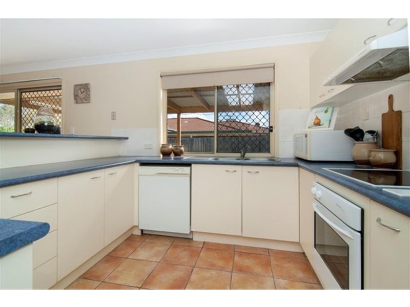 13 Lake Breeze Dr, Loganholme QLD 4129