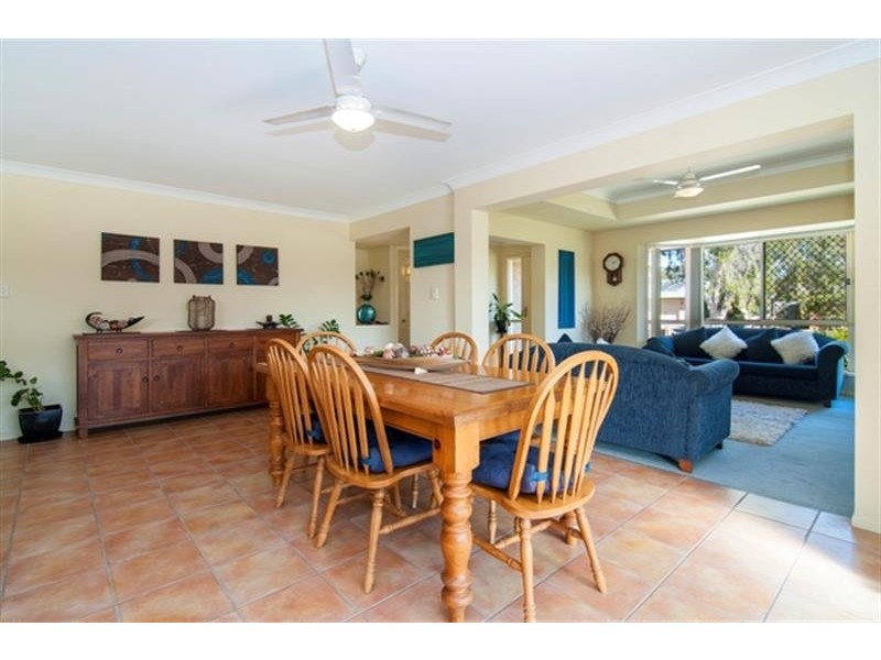 13 Lake Breeze Dr, Loganholme QLD 4129