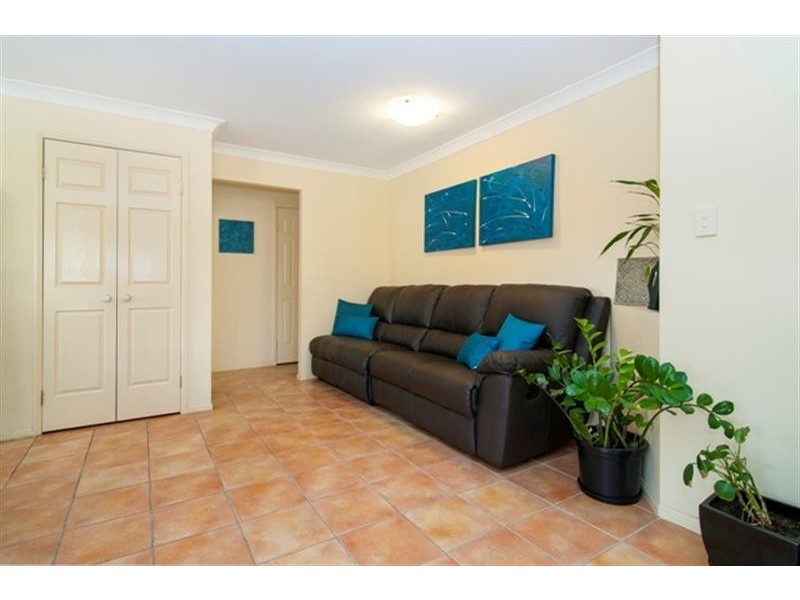 13 Lake Breeze Dr, Loganholme QLD 4129