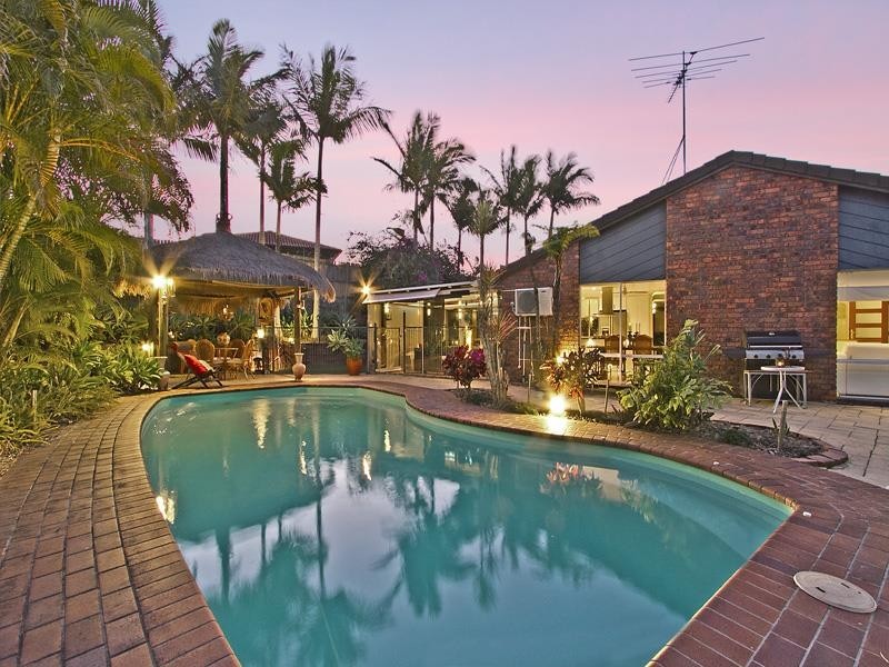 12 SELANGOR Ct, Tanah Merah QLD 4128