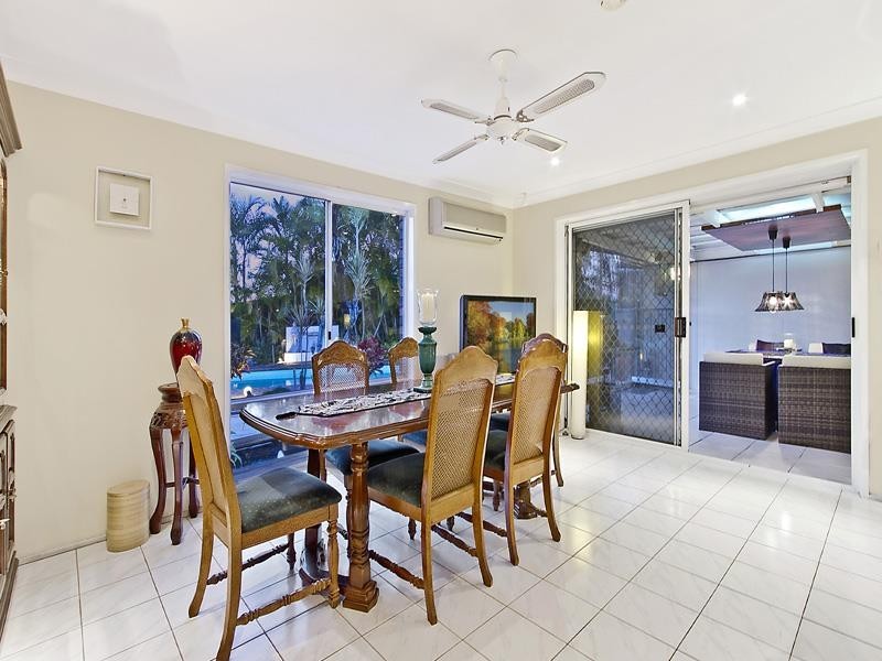 12 SELANGOR Ct, Tanah Merah QLD 4128