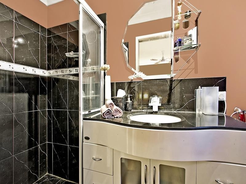 12 SELANGOR Ct, Tanah Merah QLD 4128