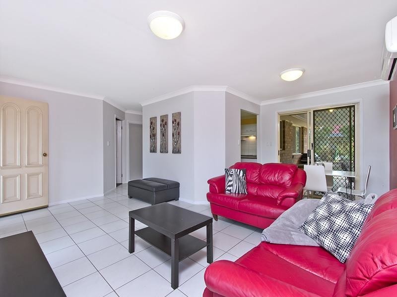 27 Jempal Ct, Tanah Merah QLD 4128