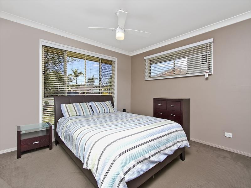 27 Jempal Ct, Tanah Merah QLD 4128