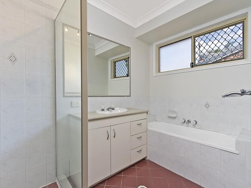 27 Jempal Ct, Tanah Merah QLD 4128