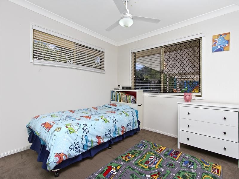 27 Jempal Ct, Tanah Merah QLD 4128