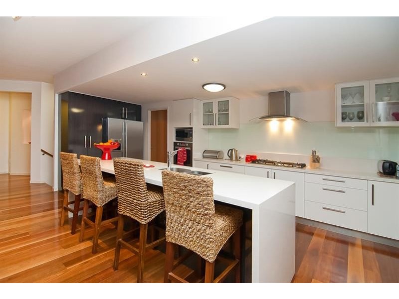 33 Yarabah Cres, Shailer Park QLD 4128