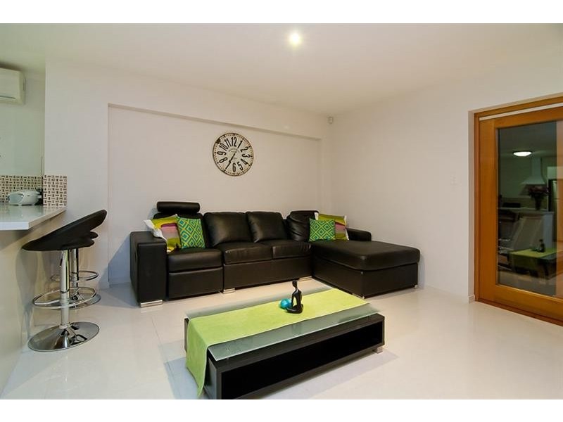 33 Yarabah Cres, Shailer Park QLD 4128