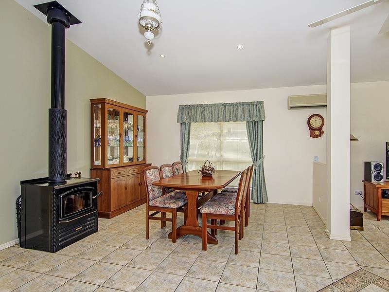 6 Pointer Ct, Shailer Park QLD 4128