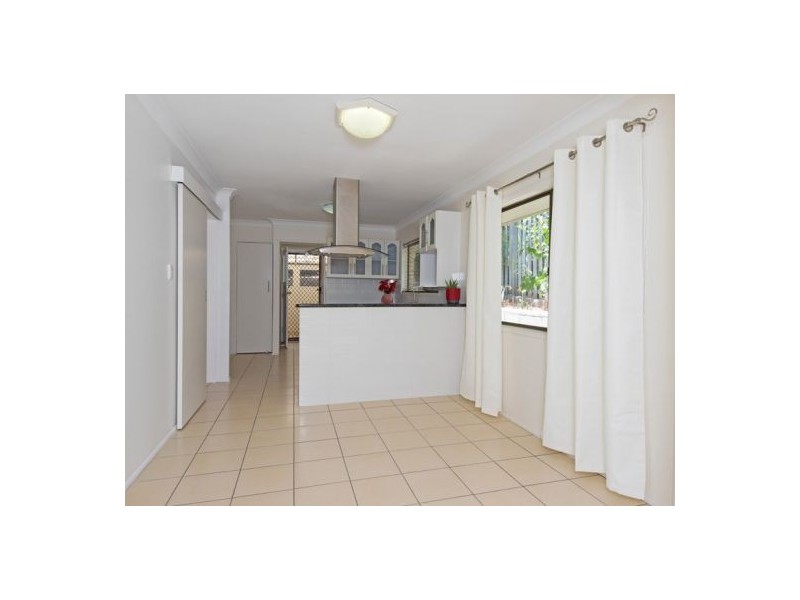 9 Juanita Grove, Springwood QLD 4127
