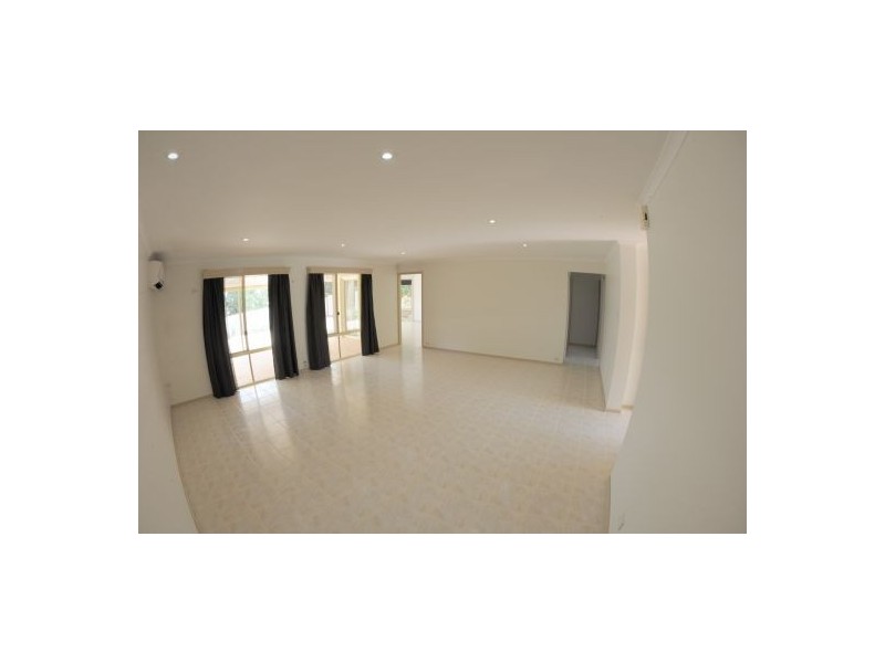 27 Tecoma, Kingston QLD 4114