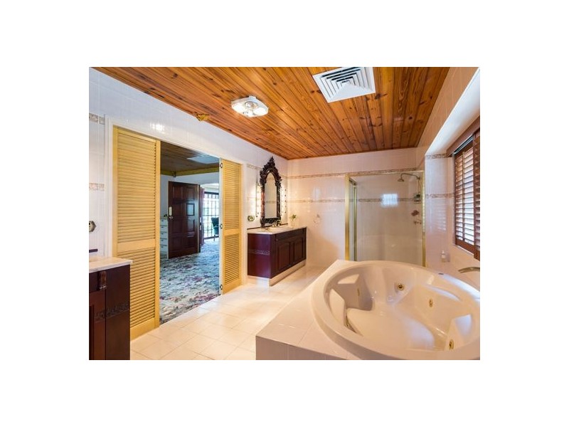 31 Skinners Rd, Carbrook QLD 4130