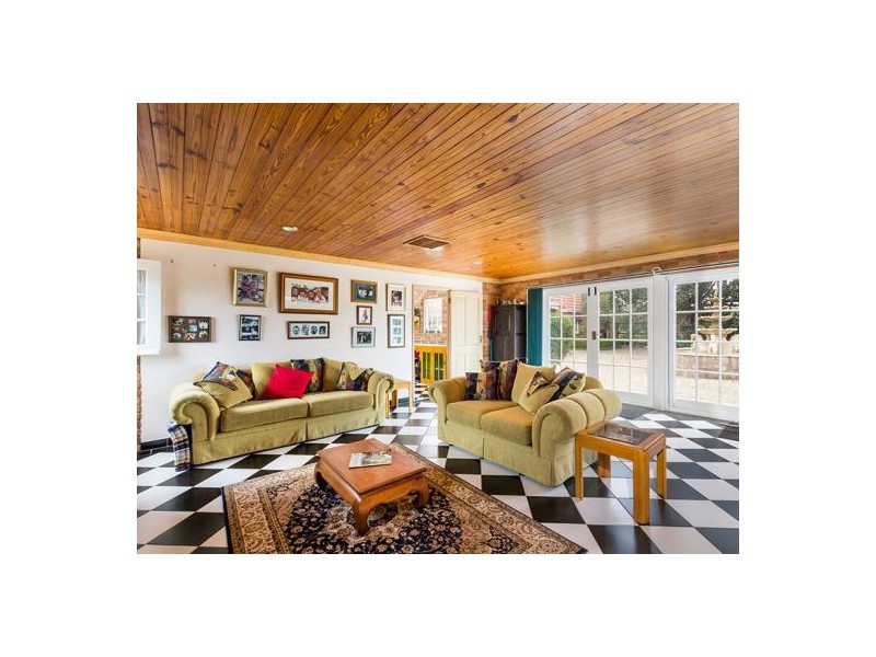 31 Skinners Rd, Carbrook QLD 4130