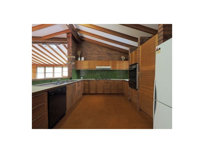 8 Celandine St, Shailer Park QLD 4128