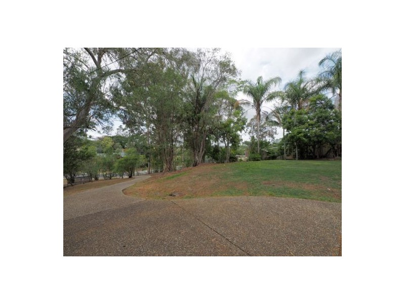 8 Celandine St, Shailer Park QLD 4128