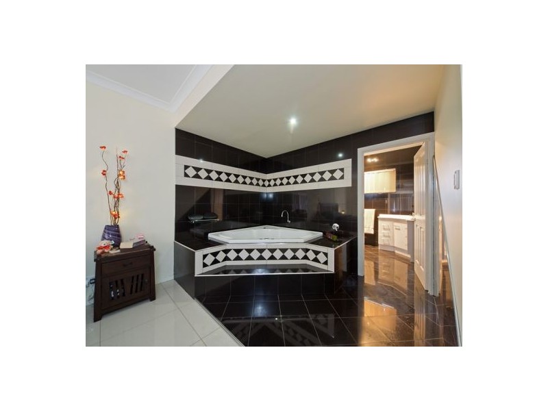 32 Lockyer Place, Crestmead QLD 4132
