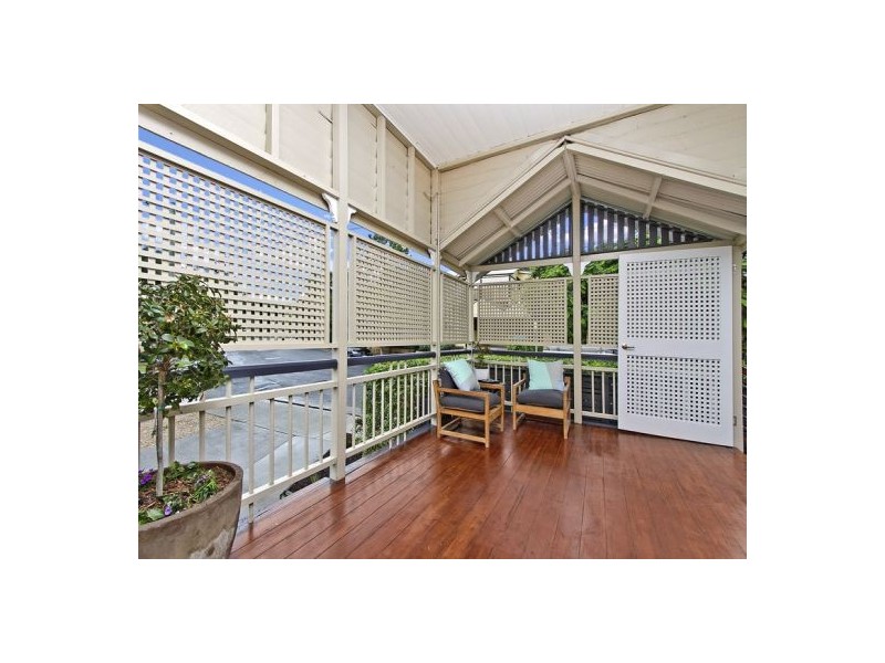 16 Young Street, Milton QLD 4064