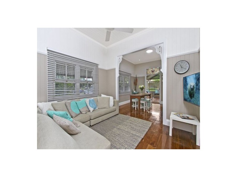 16 Young Street, Milton QLD 4064