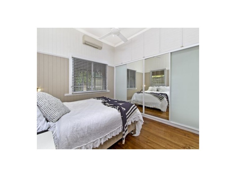 16 Young Street, Milton QLD 4064