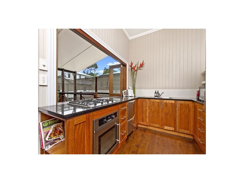 16 Young Street, Milton QLD 4064