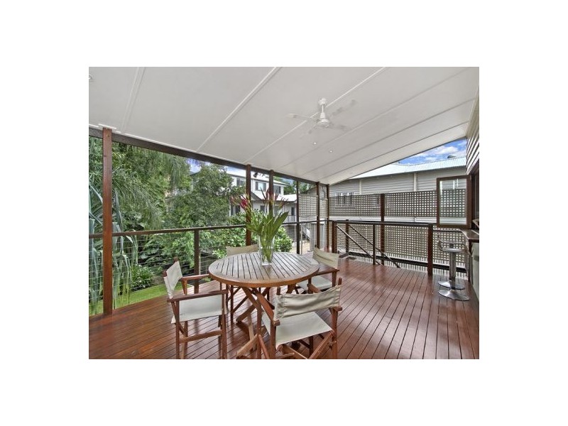 16 Young Street, Milton QLD 4064