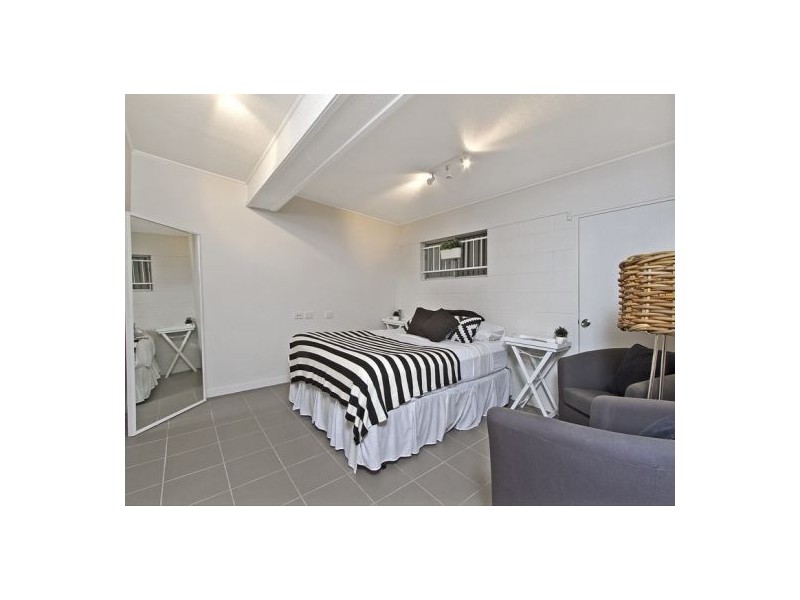 16 Young Street, Milton QLD 4064