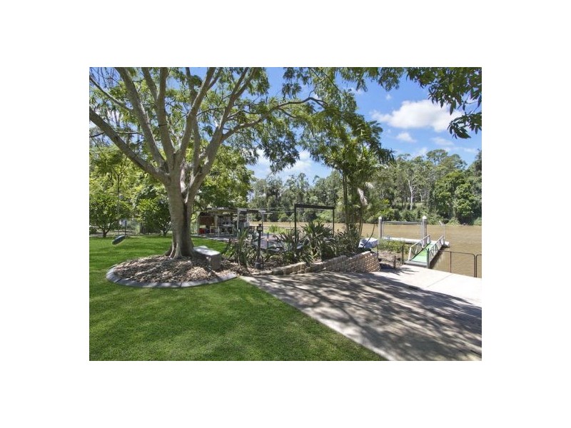 11 Loffs Road, Loganholme QLD 4129