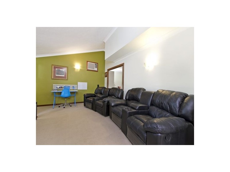 11 Loffs Road, Loganholme QLD 4129