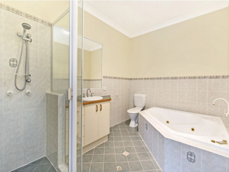 4 Mangaroon Court, Shailer Park QLD 4128