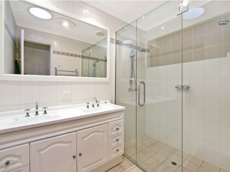 2 SEERS COURT, Shailer Park QLD 4128