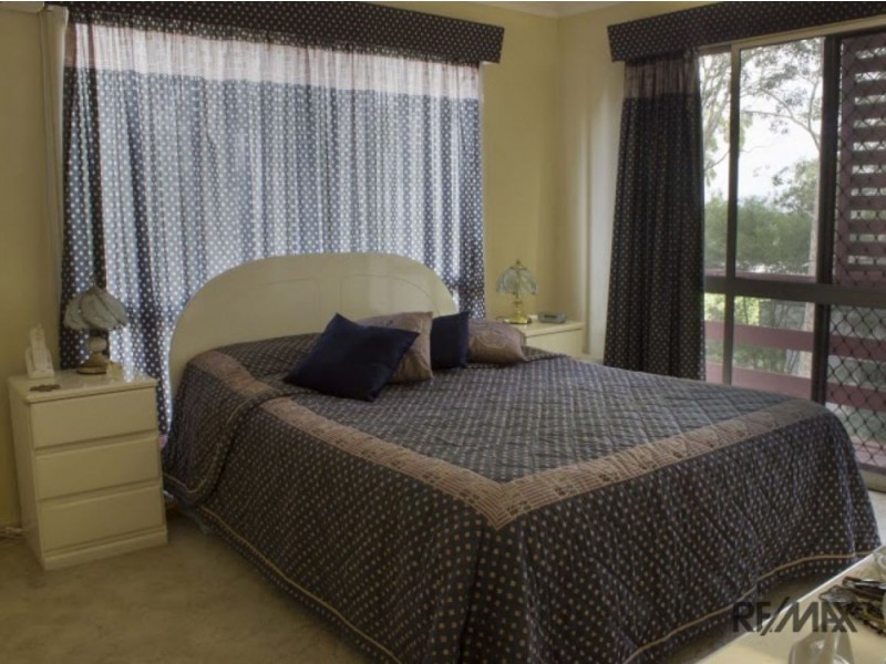 36 Dennis Road, Springwood QLD 4127