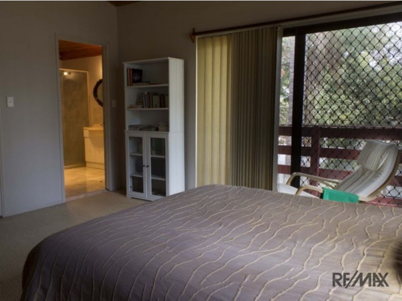 36 Dennis Road, Springwood QLD 4127