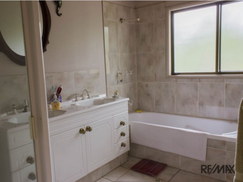 36 Dennis Road, Springwood QLD 4127