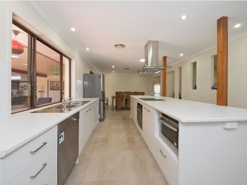 10 Blackthorn Crescent, Shailer Park QLD 4128