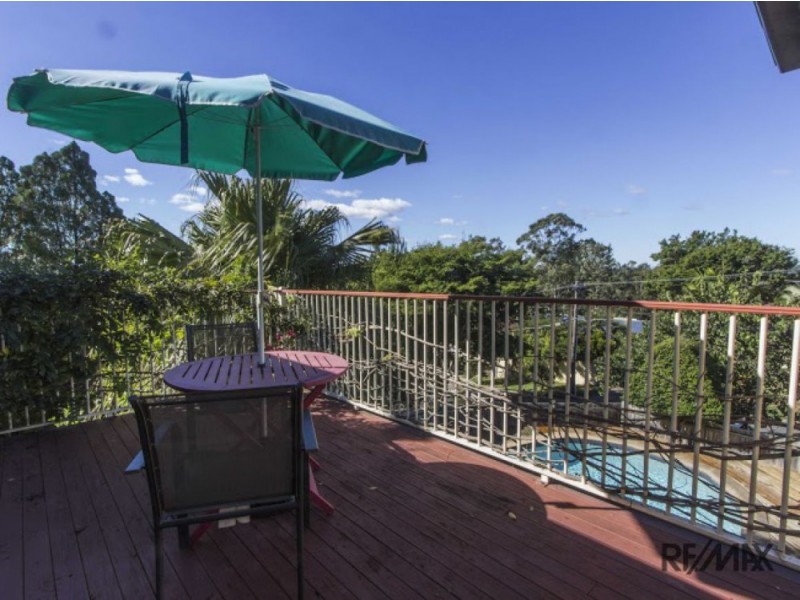 9 Merring Street, Oxley QLD 4075