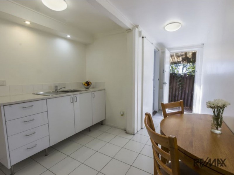 9 Merring Street, Oxley QLD 4075