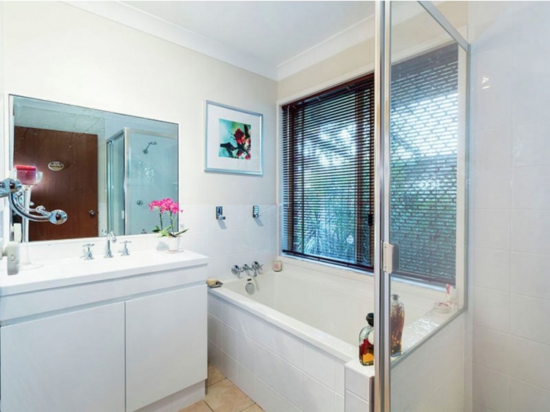 1 Tivoli Court, Rochedale South QLD 4123