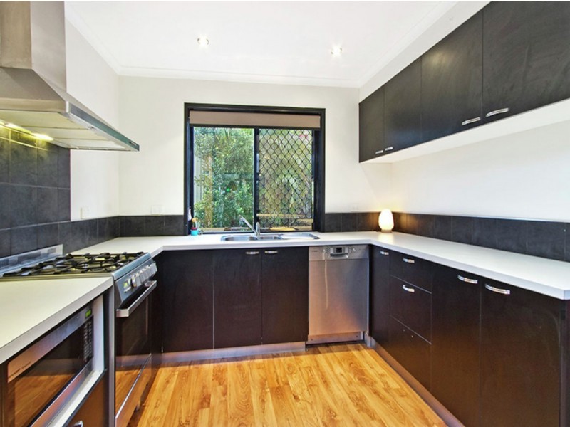 10 Azalea Avenue, Daisy Hill QLD 4127